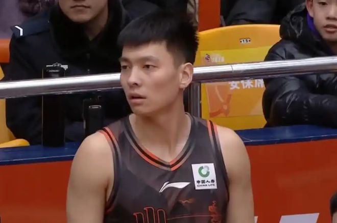 媒体:北京优先交易范子铭&其次才是转会费形式 后者希望有球可打