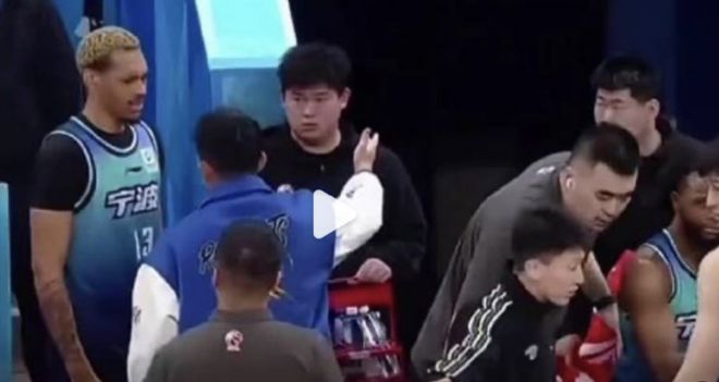 11笔操作+6人离队！湖人4年1.3亿拿下凯斯勒，14+3新阵容彻底变天