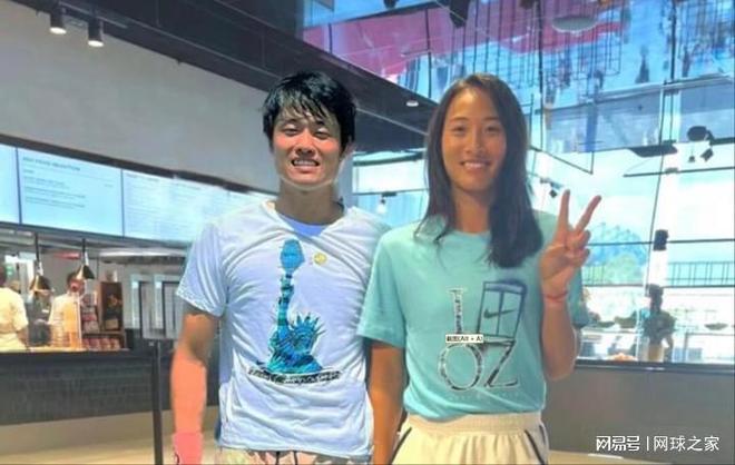 记者:英足总的分析团队通宵工作,为图赫尔提供情报和支持