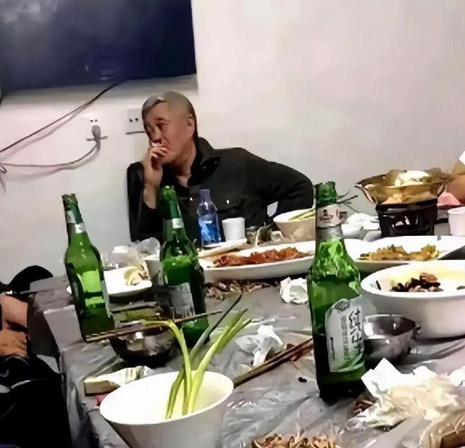 詹俊：摩洛哥的正面防守太容易被突破，法国找准弱点精准打击