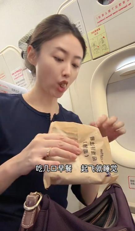 余依婷刷新200女混亚洲纪录,徐嘉余刷新50男仰亚洲纪录
