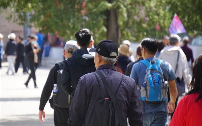 南京律师发声引争议，精日留学生父母身份成谜，身份越扒越离谱！