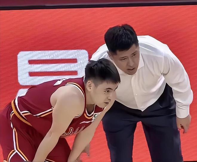 破案了！高诗岩点解无缘热身赛？中国男篮给出了解答