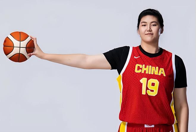 巴萨血亏！诺坎普天才惨遭凶狠飞铲！开场 10 分钟担架抬离