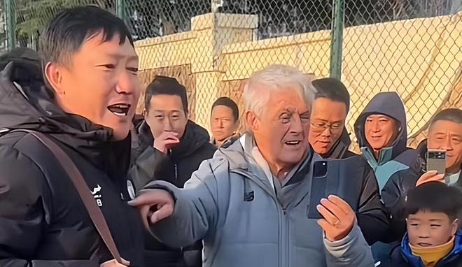 姆巴佩罚丢点球引争议 哈兰德发文吐槽等待罚球时间太长