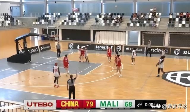 貌合神离!55岁钟丽缇胖到认不出,骑行李箱快200斤,张伦硕全程黑脸