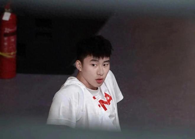 哈兰德换发型爆发？曼城4