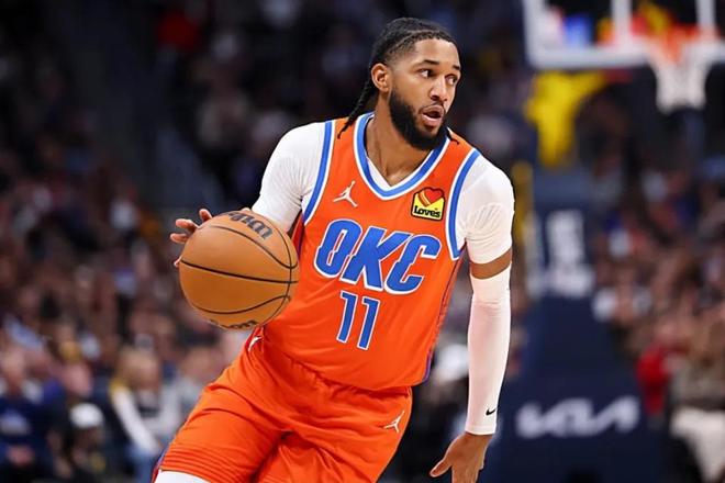经典回归!NBA总决赛地板迎回冠军金杯图案