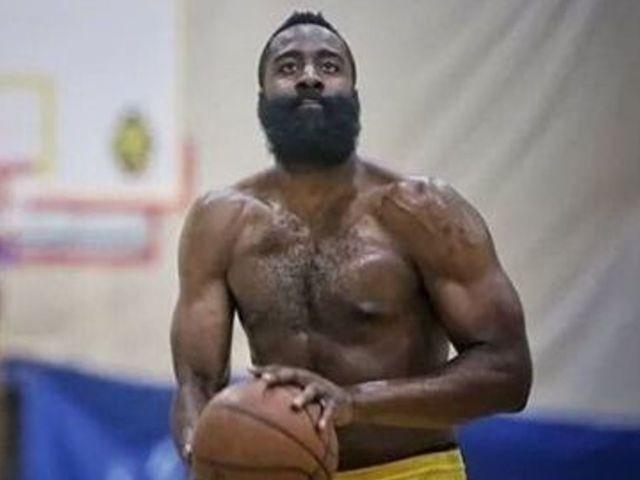 NBA夏联：奇才险胜爵士 状元迪班萨27+7榜眼24分8失误9犯规