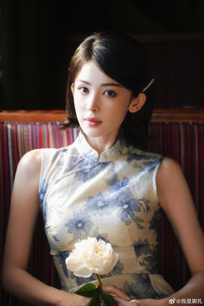 日本当代画家 写实油画「深红」